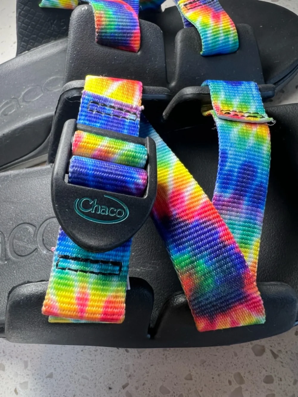 Chaco Chillos Slides Shoes Black Rainbow Tie Dye Adjustable Beach Pool Kids Sz 5